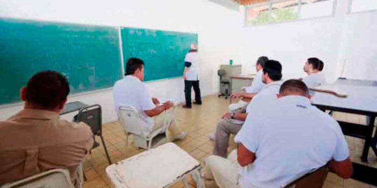 Personas recluidas cursan estudios académicos