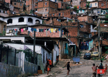 La economía mundial crece poco mientras aumentan los niveles de pobreza en América Latina