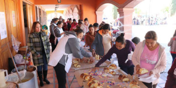 Mas de mil personas degustaron Rosca de Reyes en La Pila