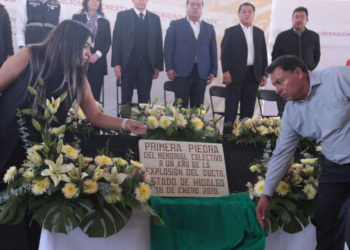 Colocan primera piedra de memorial de víctimas de Tlahuelilpan