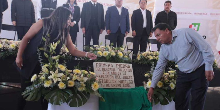 Colocan primera piedra de memorial de víctimas de Tlahuelilpan