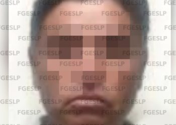 Detienen a hombre que manejaba auto con reporte de robo en SLP
