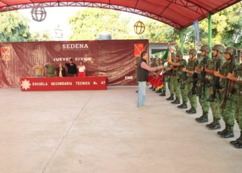 Jueves Cívico y  visitas guiadas en la 12/a. Zona Militar