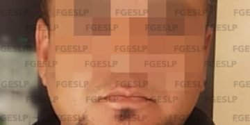 Detienen a hombre por agresión con machete
