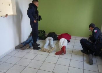 Detienen a jóvenes por invadir una propiedad para drogarse