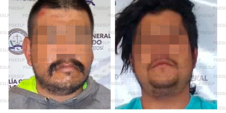 Detienen a dos sujetos que transitaban en motocicleta robada