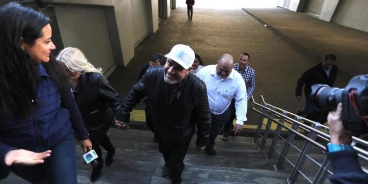 Familia LeBarón se reúne con Gertz Manero