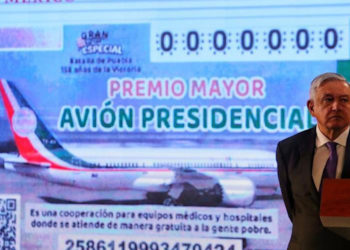 ¡Premio mayor, premio mayor!. Presentan cachito del avión presidencial
