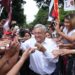 Sube a 72% aprobación de AMLO