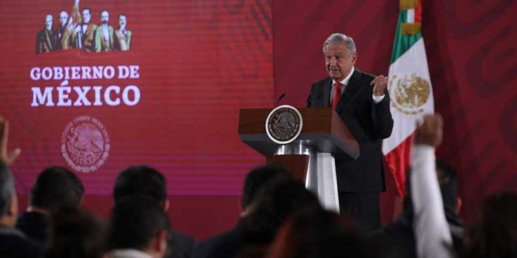AMLO anuncia 60 mdp para medicamentos contra cáncer