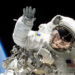 Un astronauta sufre una trombosis y recibe tratamiento desde la Tierra