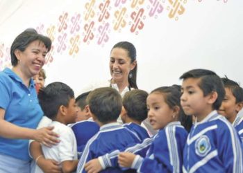Sheinbaum anuncia becas para alumnos de kinder