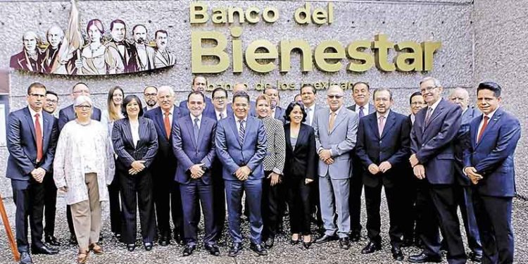 AMLO prevé construir 100 sucursales del Banco de Bienestar al mes