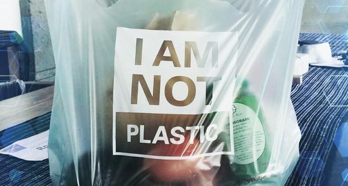 Buscan sancionar el comercio de bolsas biodegradables