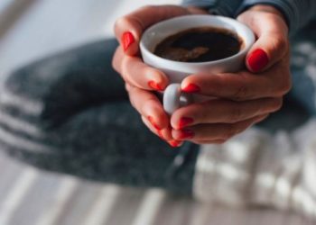 El vínculo entre el consumo de cafeína y la reducción de la fertilidad femenina