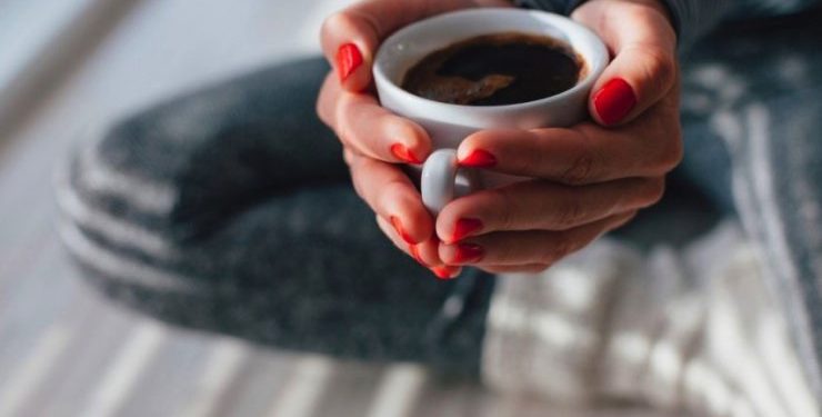 El vínculo entre el consumo de cafeína y la reducción de la fertilidad femenina