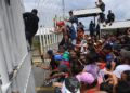 Migrantes centroamericanos intentan cruzar la frontera México-Guatemala