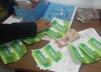 Devuelven cartera con más de $10 mil