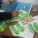 Devuelven cartera con más de $10 mil