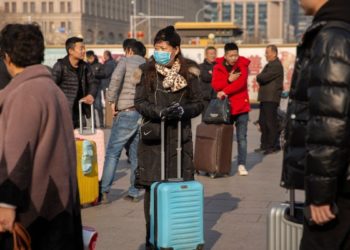 Mil 700 posibles casos de infección relacionados con el nuevo virus en China