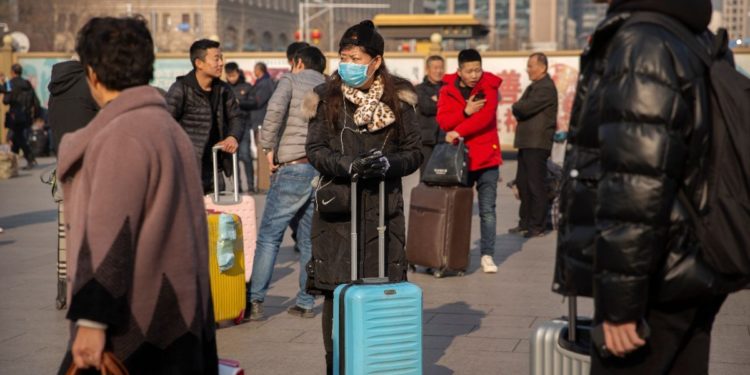 Mil 700 posibles casos de infección relacionados con el nuevo virus en China