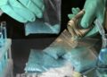 Mujer drogada con cristal apuñalo a su hija de dos años