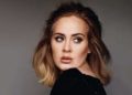 Adele es captada en la playa delgada y muy feliz