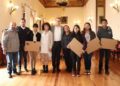 Xavier Nava entrega equipos de cómputo a egresados de secundaria