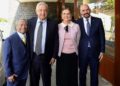 AMLO ofrece ayuda a compositores para defender sus derechos