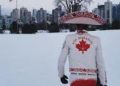 Foto de un mariachi caminando entre la nieve se hace viral