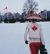 Foto de un mariachi caminando entre la nieve se hace viral