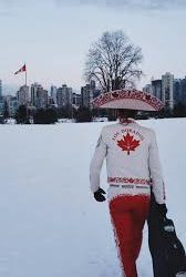 Foto de un mariachi caminando entre la nieve se hace viral