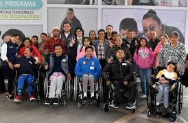 DIF entrega insumos para adultos mayores y personas con discapacidad en La Pila