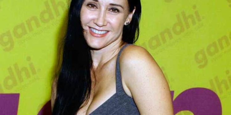 Susana Zabaleta fuera de Televisa por enemistades con Carla Estrada