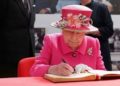La reina Isabel II ratifica el Brexit