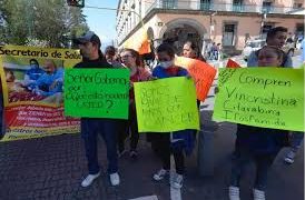Familiares de niños con cáncer exigen abasto de medicinas en Veracruz