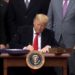 Donald Trump firma el T-MEC