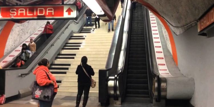 Orina, de las principales causas en fallas de escaleras del Metro