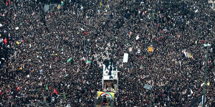 Más de 50 muertos en estampida durante entierro de Soleimani en Irán