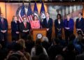 Pelosi designa a siete fiscales para juicio de Trump