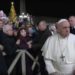 Papa Francisco pide disculpa por manotazo a mujer