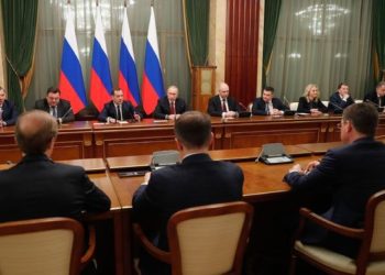 Renuncia todo el gabinete de Vladimir Putin