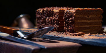 Mujer muere tras concurso de comer pasteles en Australia