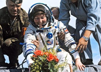 Los extraterrestres existen, no hay duda: Helen Sharman