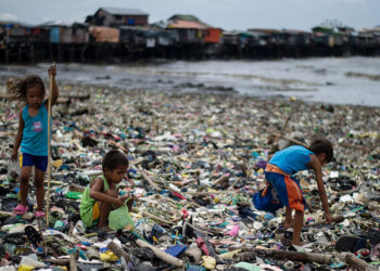 Malasia devuelve más de 3.700 toneladas de desechos a países desarrollados