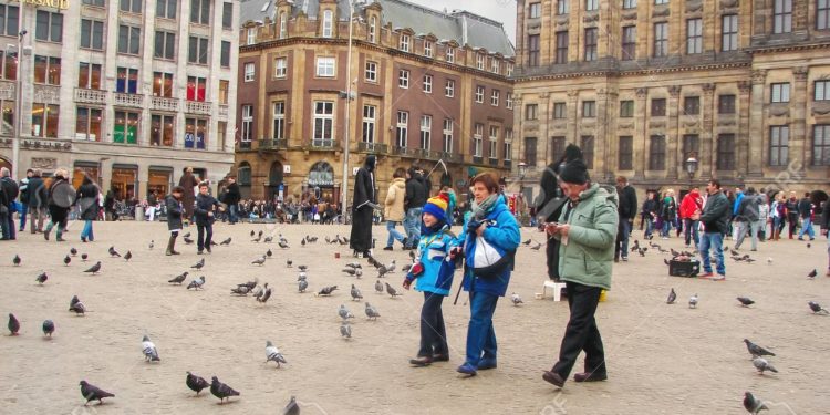 Adiós Holanda, oficialmente ahora  es; Países Bajos