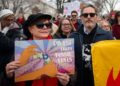 Joaquin Phoenix y Martin Sheen, fueron arrestados por protestar contra el cambio climático