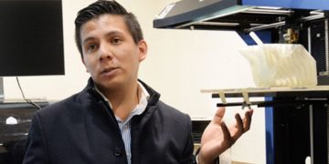 Diseña estudiante de UNAM impresora 3D de huesos biodegradables