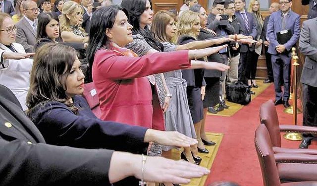 Rinden protesta 13 nuevas Magistradas del SCJN