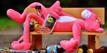 “Volverla a conectar” El popular remedio para la resaca podría ser fatal